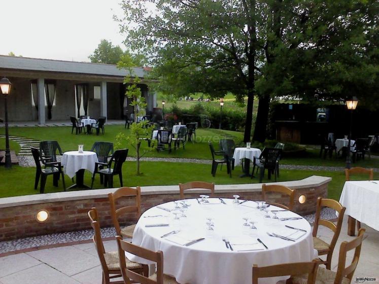 Tavoli per il matrimonio in giardino