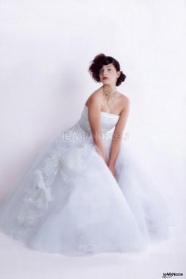 Collezione Unique - Abito da sposa in shantung e tulle bianco. Euro 1.400