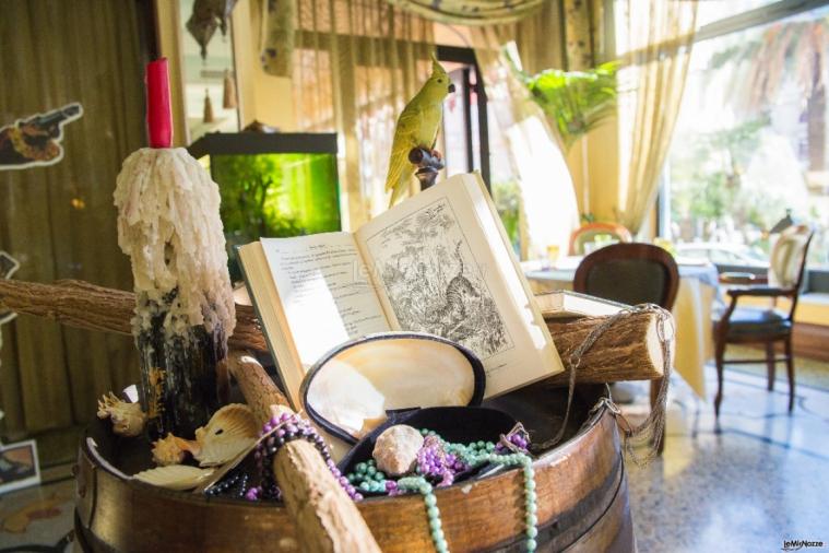 Grand Hotel Savoia  -  Decorazioni del Ristorante Salgari