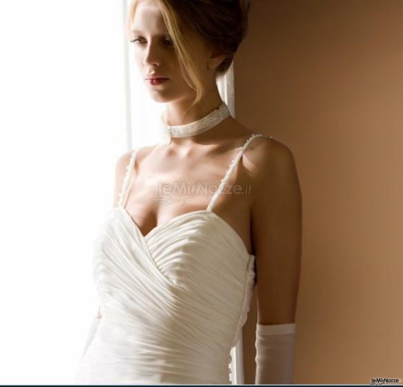 Abito da sposa con corpetto drappeggiato