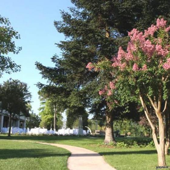 Tenuta Ladin - Il giardino intorno la villa