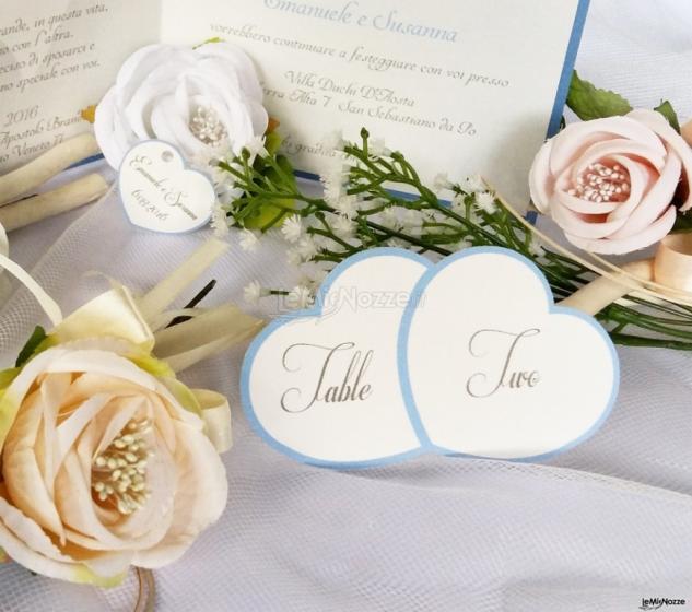 Partecipazioni Bijoux - Segnatavolo cuore in azzurro serenity collezione tenerezze