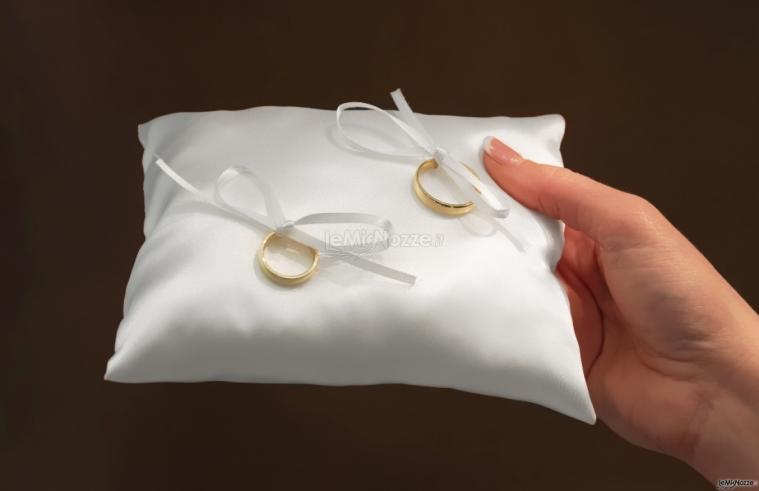 Il cuscino portafedi in omaggio