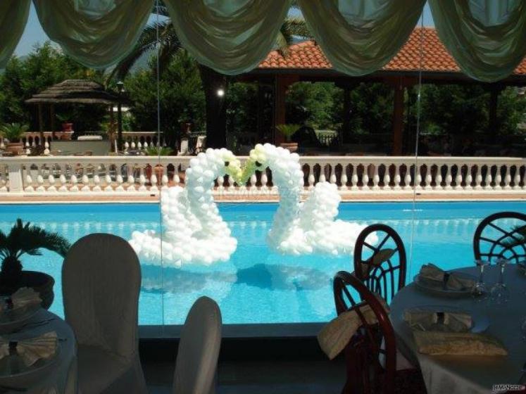 Scultura cigni di palloncini