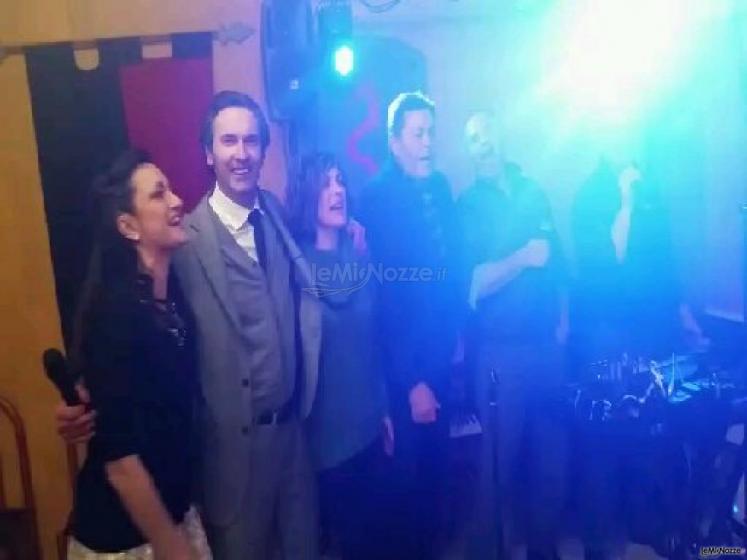 Ugo Live Pianobar - Intrattenimento divertente con il Karaoke