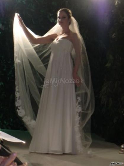 Abito da sposa con velo di Mauro Gala