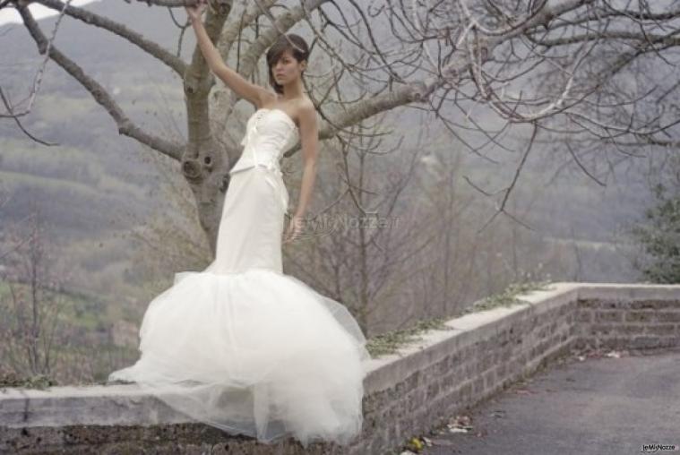 Collezione Luna - Abito da sposa in shantung e tulle color avorio. Euro 1.600