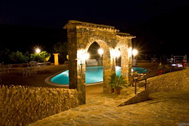 Atmosfera serale e piscina del Casale del Golfo