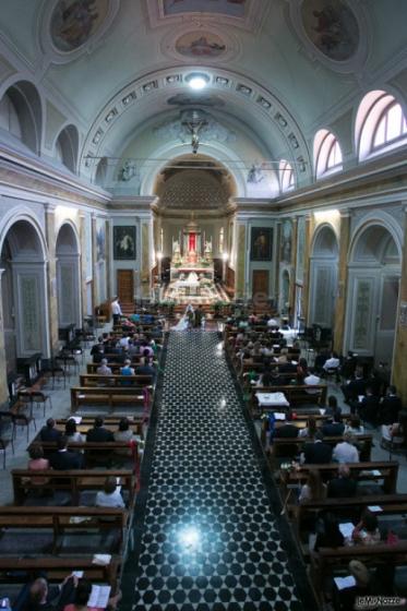 Spotlight Foto - All'interno della chiesa