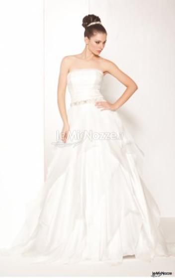 Vestito da sposa con gonna ampia e piccola cinta applicata - Modello Dalia