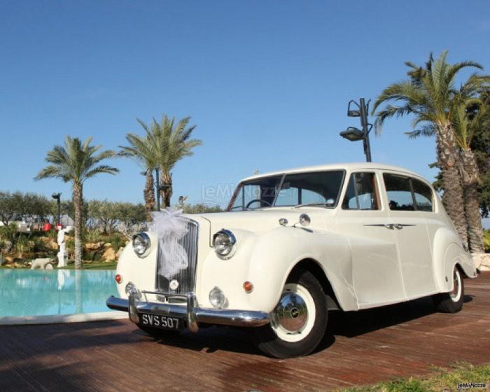 Macchina d'epoca per il matrimonio