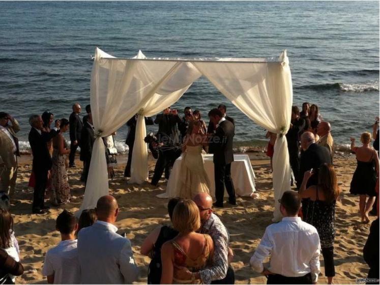 Hotel Villaggio Torre San Vito - Matrimonio sulla spiaggia