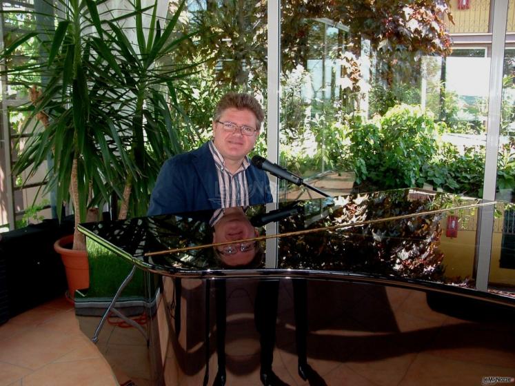 Duo Giancarlo Music - Giancarlo al piano