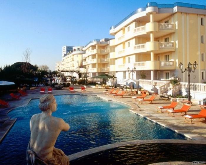 Location con piscina per ricevimenti di matrimonio