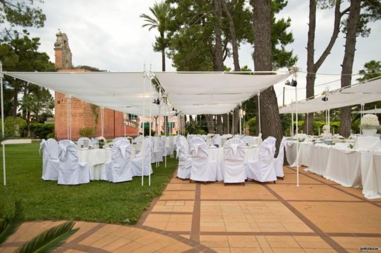 Casa Resta - Matrimonio total white sotto il gazebo