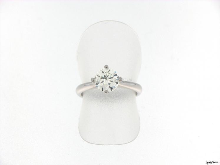 Solitario con diamante fatto su misura - Gioielleria Dal Maso