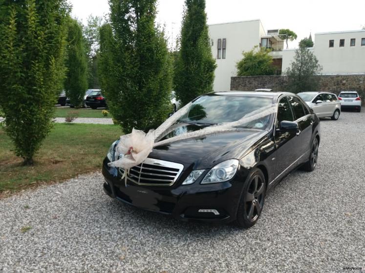 Noleggio con Conducente di Gabriel Biagini - l'auto di classe per il matrimonio