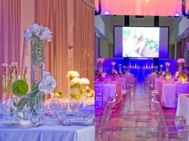 Allestimenti della sala per il ricevimento di matrimonio