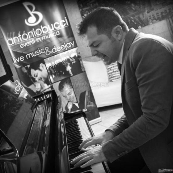 Antonio Bucci al pianoforte