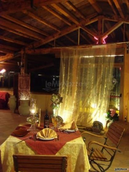 Agriturismo Savoca - Tavolo romantico nella sala interna