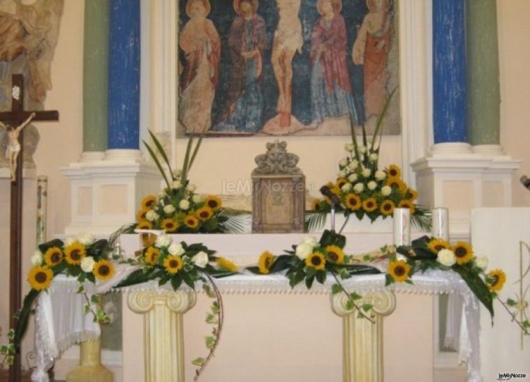 Decorazioni floreali per il matrimonio in chiesa