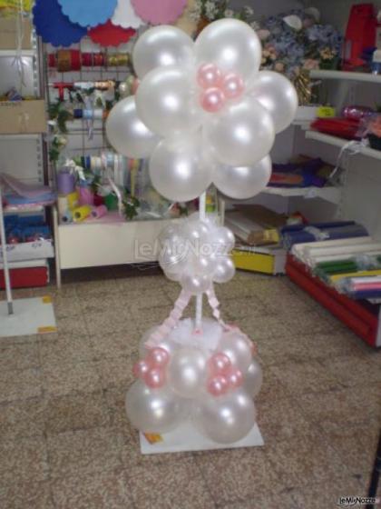 Composizione di palloncini per allestimenti di nozze